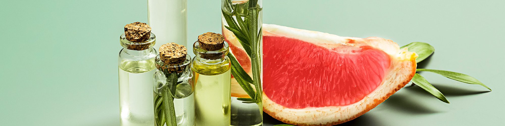 cosméticos naturales con una naranja